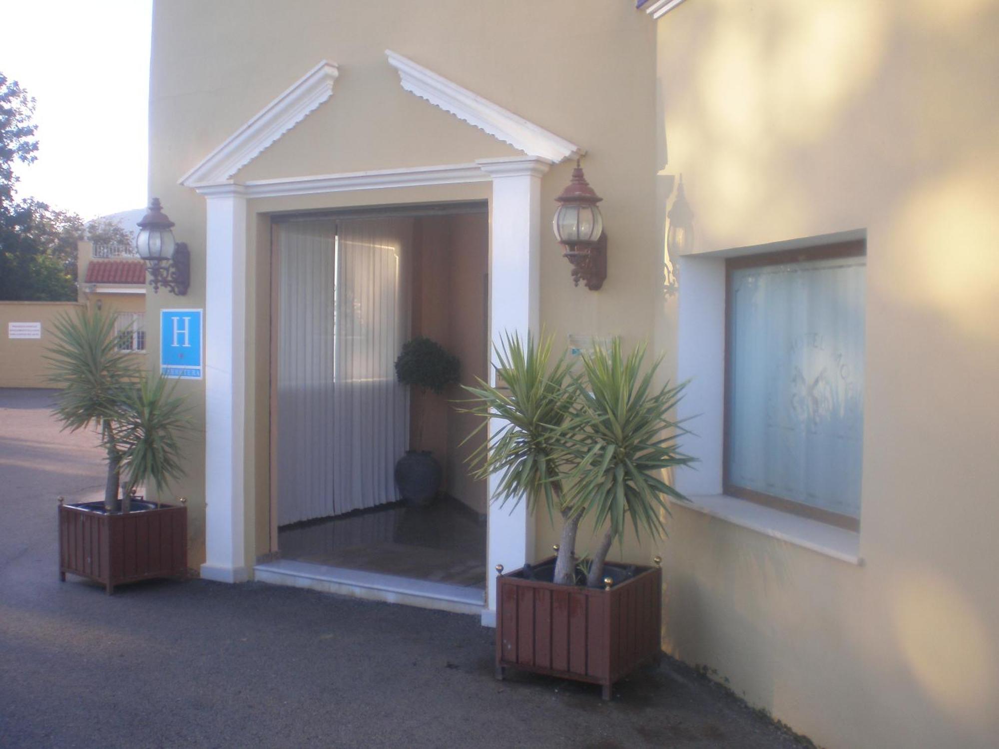 Morón de la Frontera La Morona Hotel מראה חיצוני תמונה